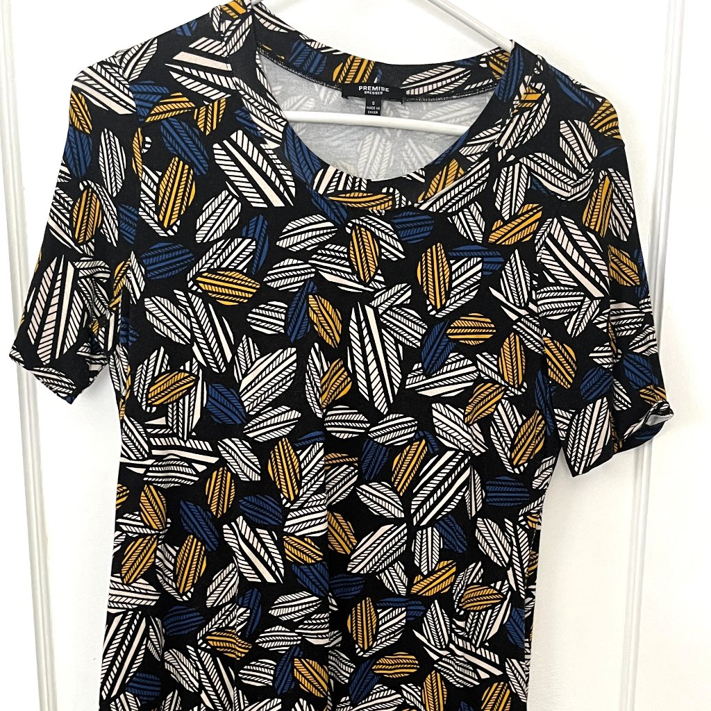 Contemporary Dress Perfect For The Office - Size Small